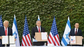 הסכם עם ארה"ב: יזהר שי, בנימין נתניהו ודיוויד פרידמן, צילום: עמוס בן גרשום, לע"מ